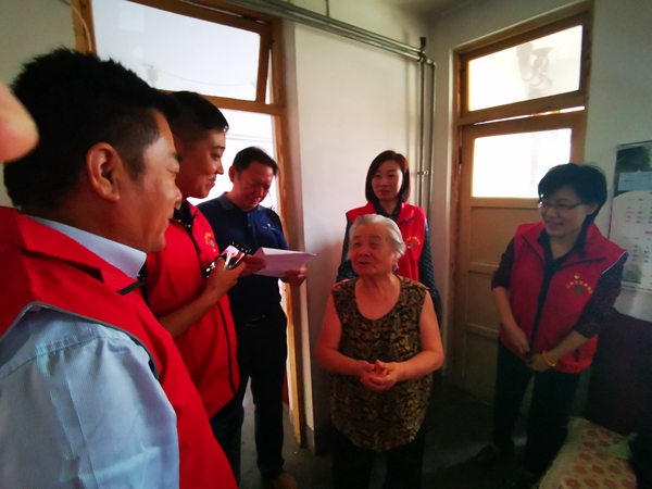 社企幫扶促共建 “雙節(jié)”走訪送溫暖――山東三箭集團(tuán)走訪慰問世紀(jì)園社區(qū)先模及困難家庭